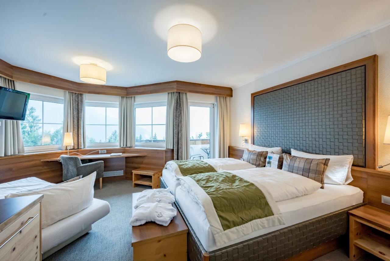 Hotel Andy 4 Sterne Superior Йерценс Екстериор снимка