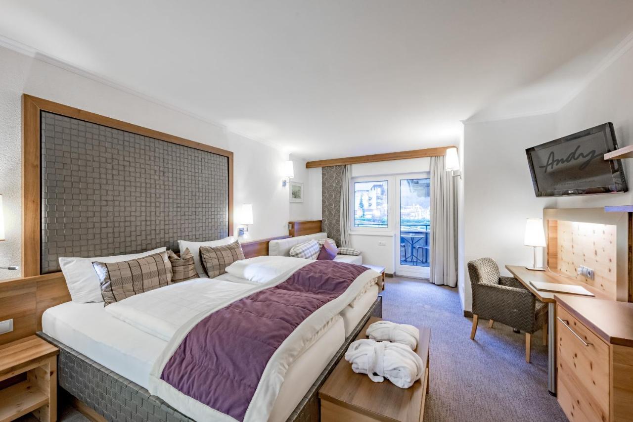 Hotel Andy 4 Sterne Superior Йерценс Екстериор снимка