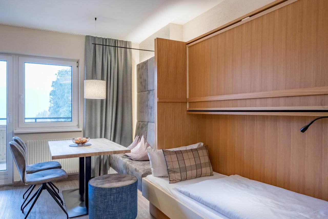 Hotel Andy 4 Sterne Superior Йерценс Екстериор снимка