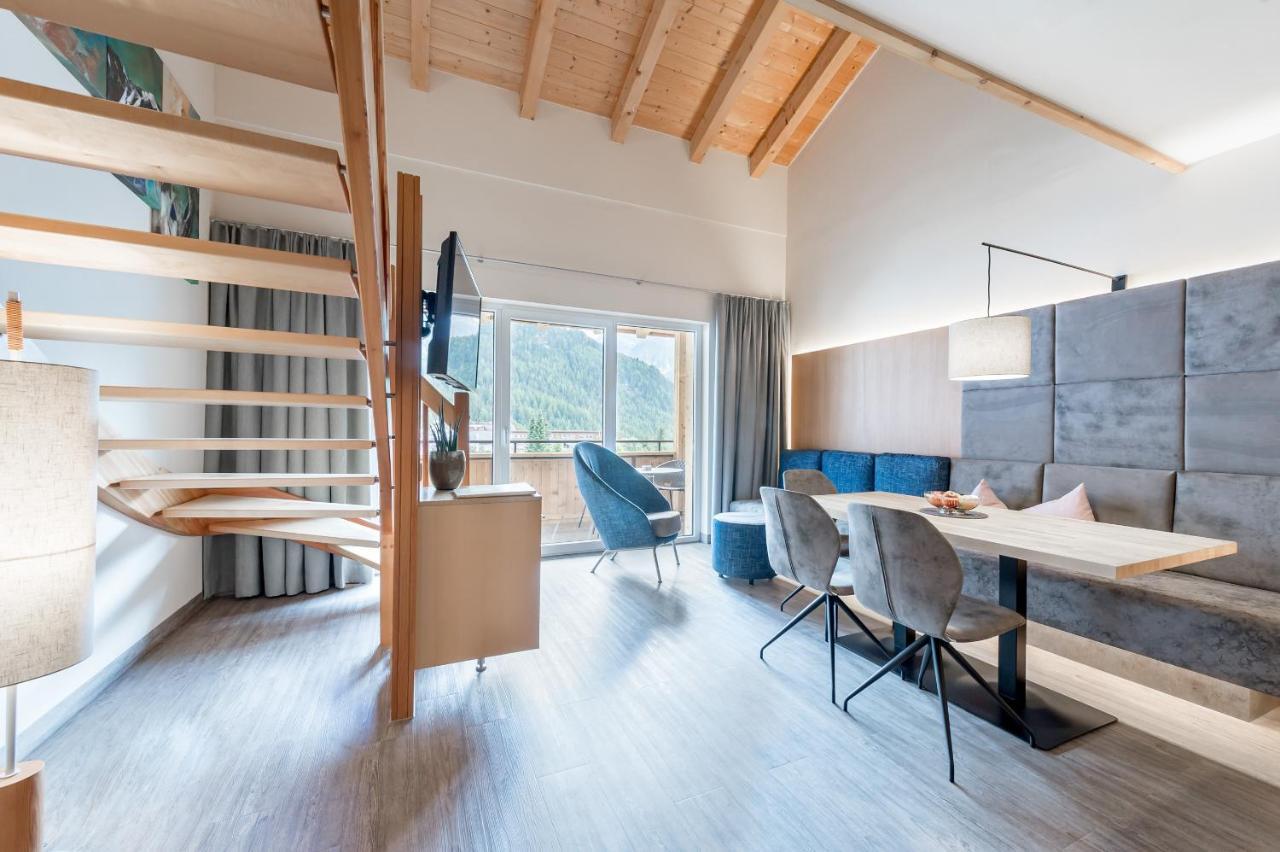 Hotel Andy 4 Sterne Superior Йерценс Екстериор снимка