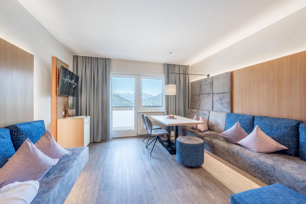 Hotel Andy 4 Sterne Superior Йерценс Екстериор снимка