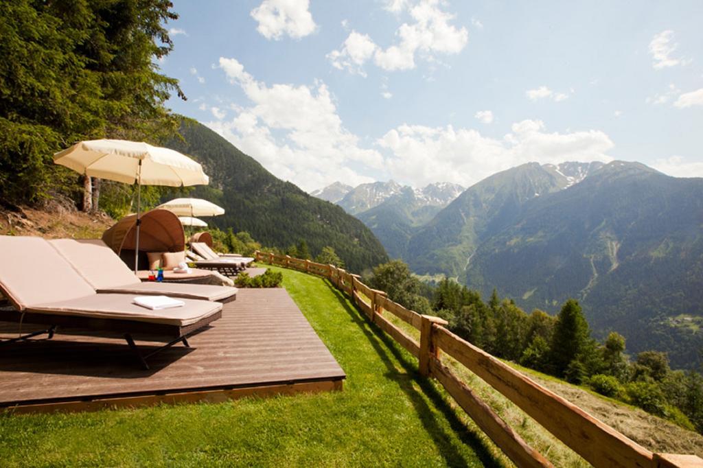 Hotel Andy 4 Sterne Superior Йерценс Екстериор снимка