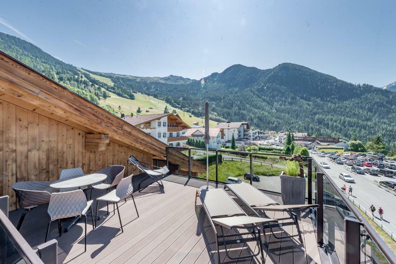 Hotel Andy 4 Sterne Superior Йерценс Екстериор снимка