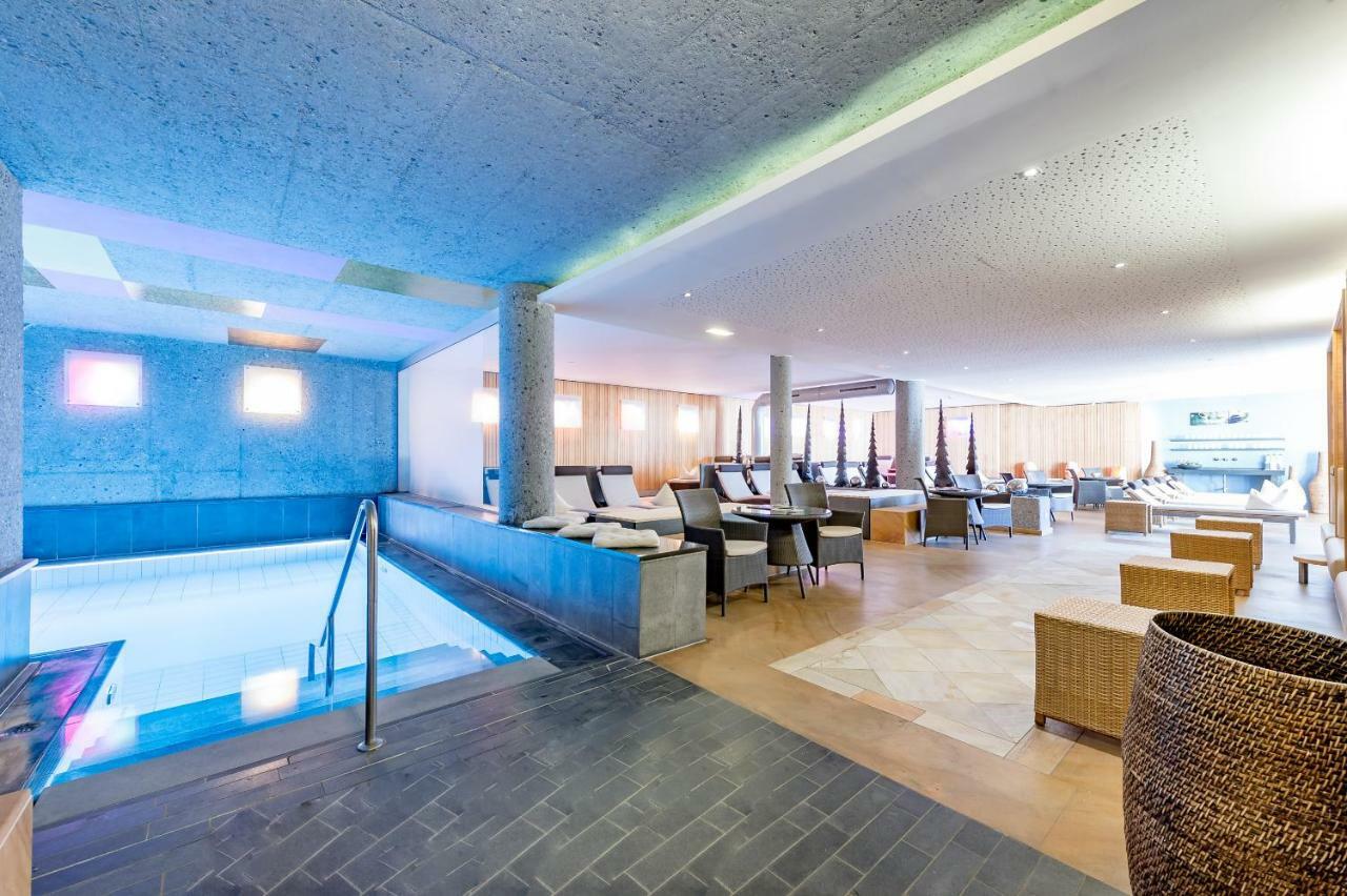 Hotel Andy 4 Sterne Superior Йерценс Екстериор снимка