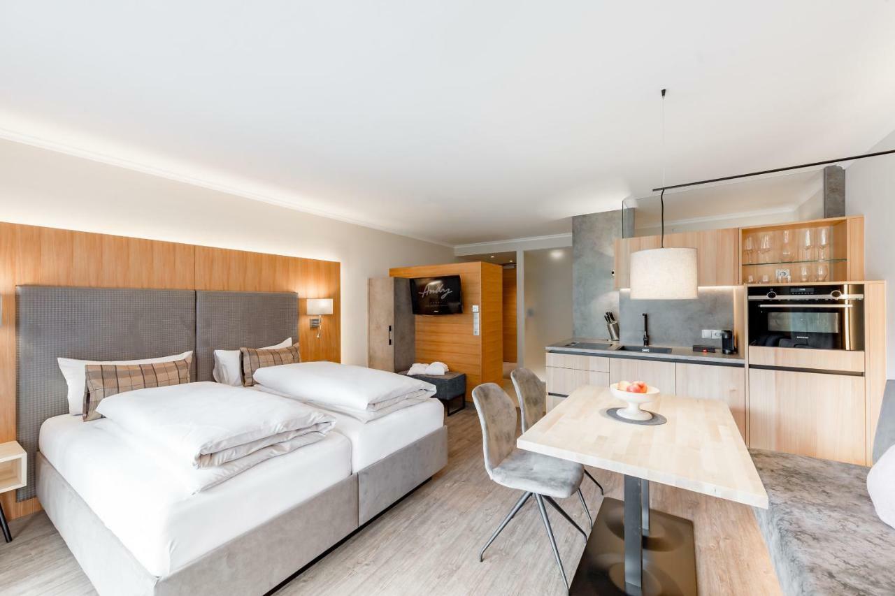 Hotel Andy 4 Sterne Superior Йерценс Екстериор снимка